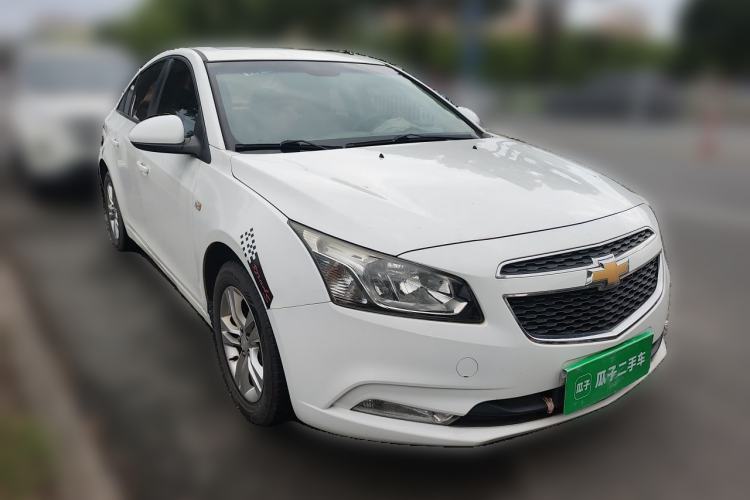 Used Chevrolet Cruze 2015 1.5L Classic SE MT Front Right 45 Deg