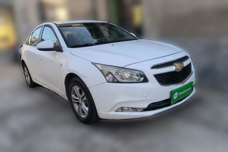 Used Chevrolet Cruze 2015 1.5L Classic SE AT Front Right 45 Deg