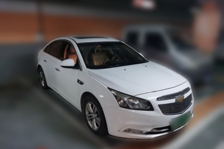Used Chevrolet Cruze 2015 1.5L Classic SE MT Front Right 45 Deg