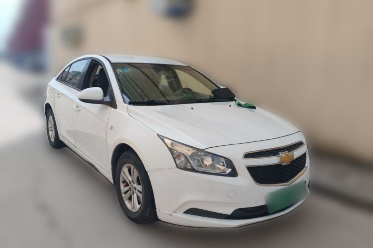 Used Chevrolet Cruze 2015 1.5L Classic SE MT Front Right 45 Deg