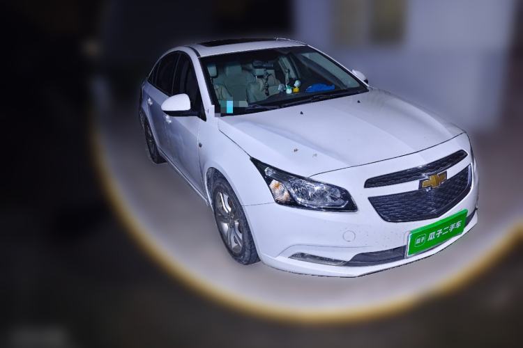 Used Chevrolet Cruze 2015 1.5L Classic SE MT Front Right 45 Deg