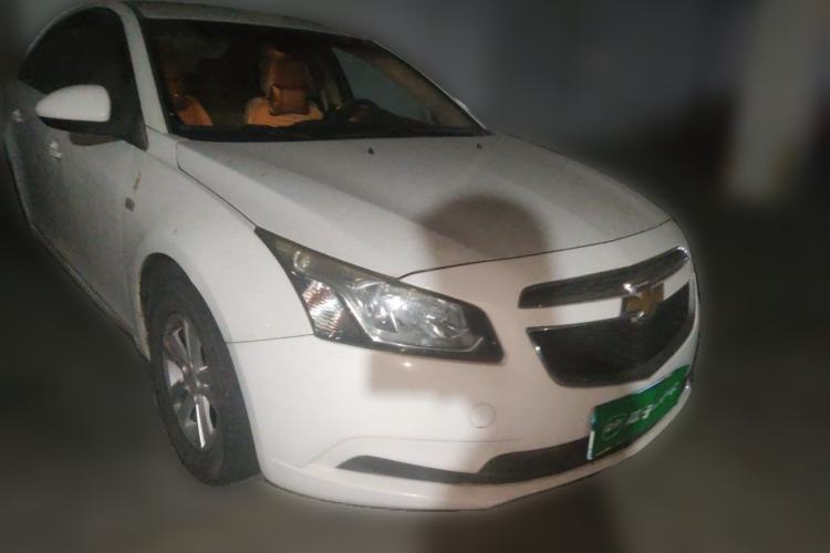 Used Chevrolet Cruze 2015 1.5L Classic SL MT Front Right 45 Deg