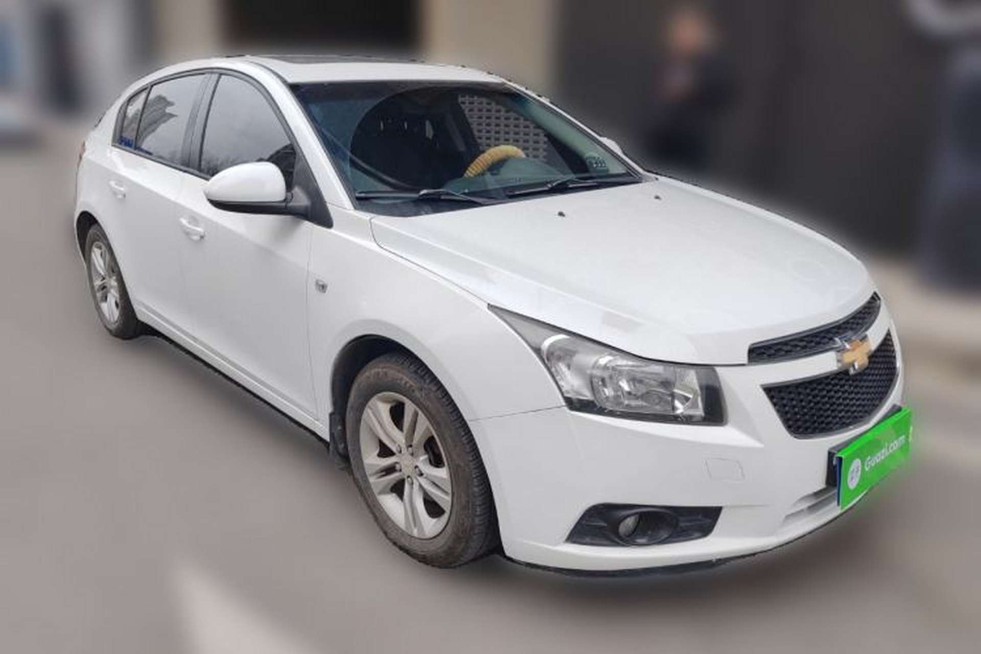 Used Chevrolet Cruze 2015 Hatchback 1.6L Automatic Comfort Edition Front Right 45 Deg