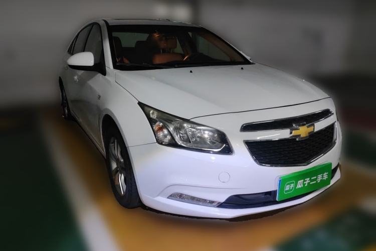 Used Chevrolet Cruze 2015 1.5L Classic SE MT Front Right 45 Deg