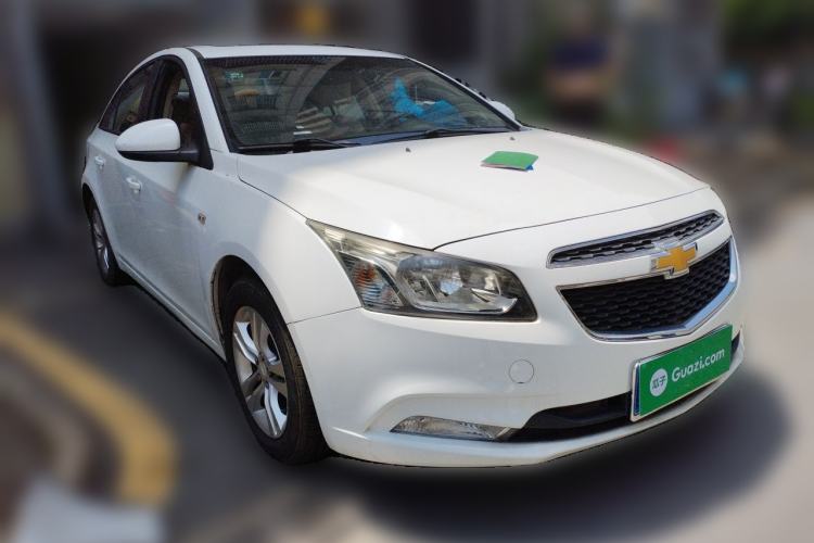 Used Chevrolet Cruze 2015 1.5L Classic SE MT Front Right 45 Deg