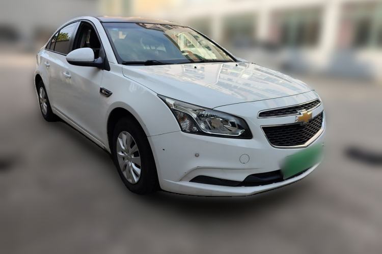 Used Chevrolet Cruze 2015 1.5L Classic SL MT Front Right 45 Deg