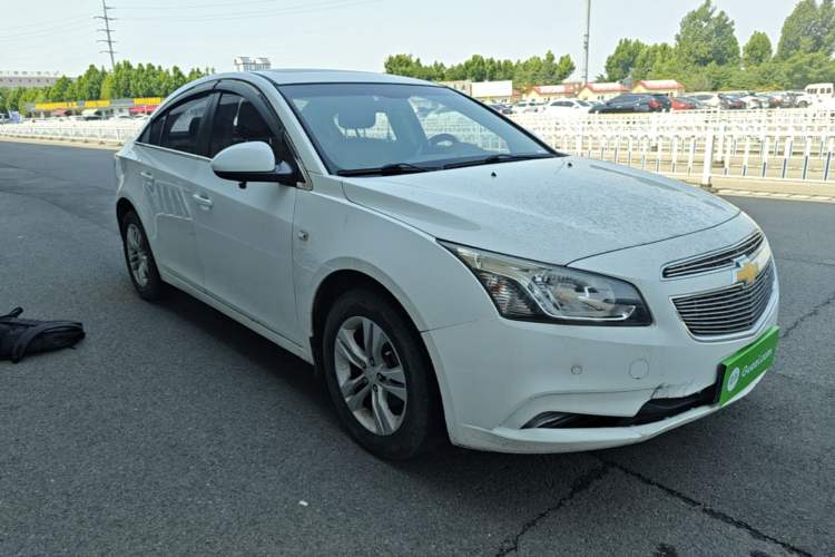 Used Chevrolet Cruze 2015 1.5L Classic SE AT Front Right 45 Deg