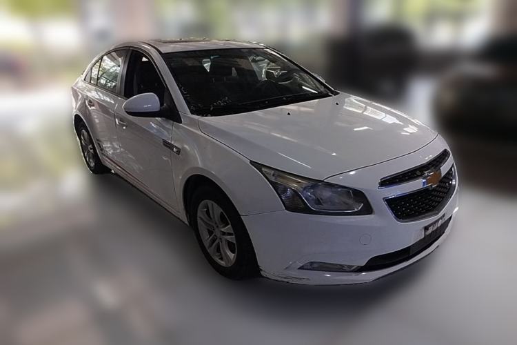 Used Chevrolet Cruze 2015 1.5L Classic SE MT Front Right 45 Deg