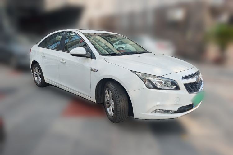 Used Chevrolet Cruze 2015 1.5L Classic SE MT Front Right 45 Deg