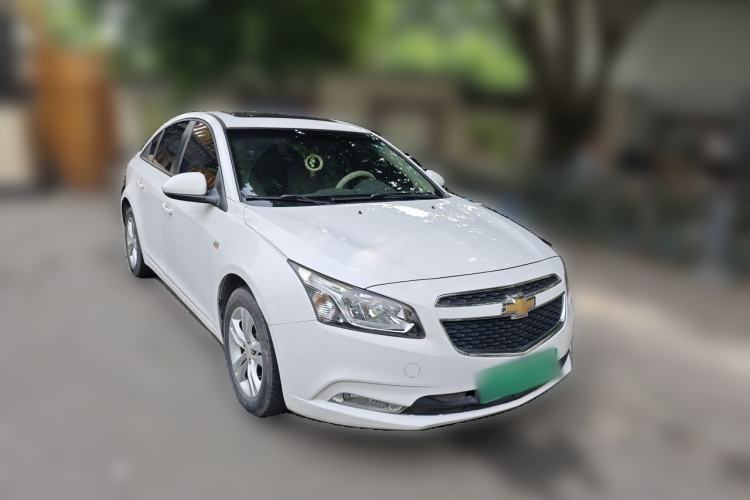 Used Chevrolet Cruze 2015 1.5L Classic SE MT Front Right 45 Deg