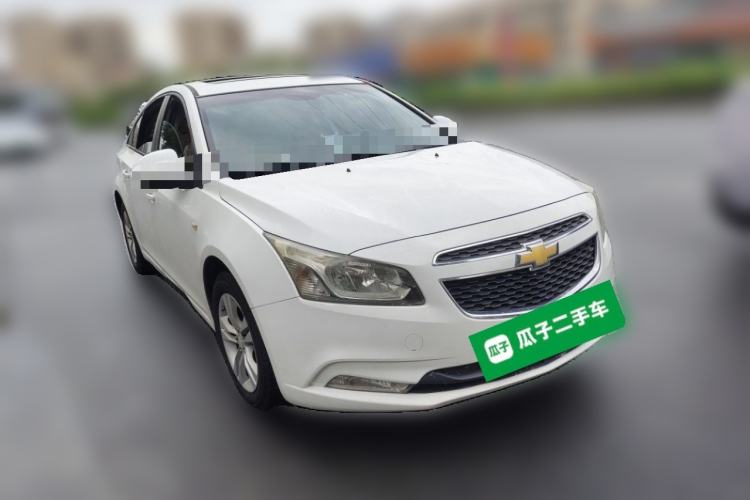 Used Chevrolet Cruze 2015 1.5L Classic SE AT Front Right 45 Deg