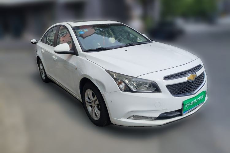 Used Chevrolet Cruze 2015 1.5L Classic SE AT Front Right 45 Deg