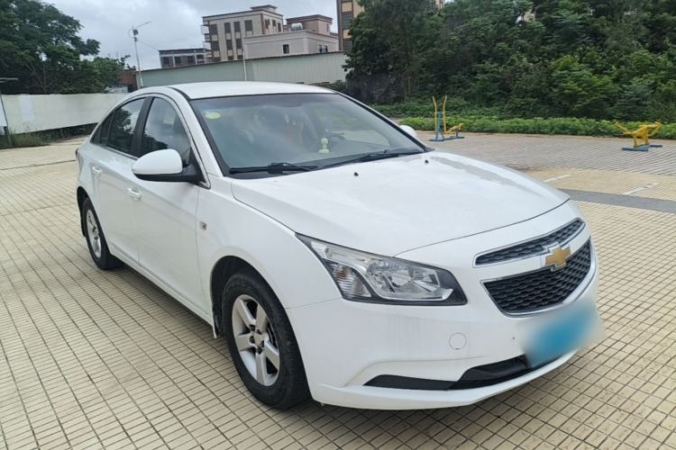 Used Chevrolet Cruze 2015 1.5L Classic SL MT Front Right 45 Deg