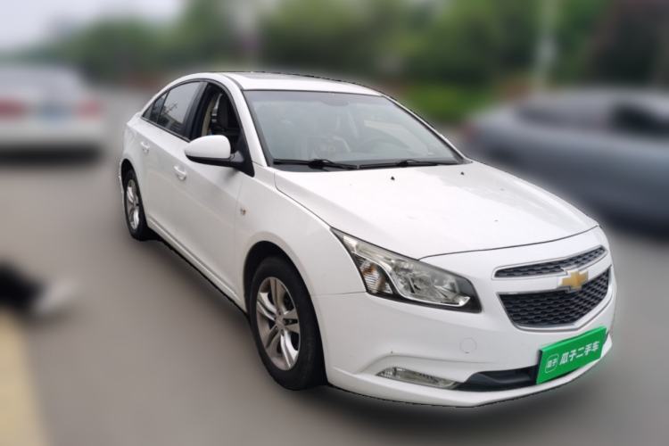 Used Chevrolet Cruze 2015 1.5L Classic SE AT Front Right 45 Deg