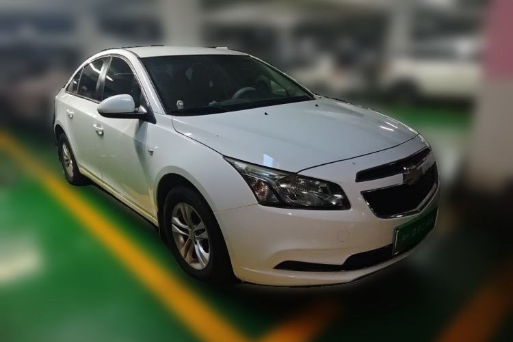 Used Chevrolet Cruze 2015 1.5L Classic SL MT Front Right 45 Deg