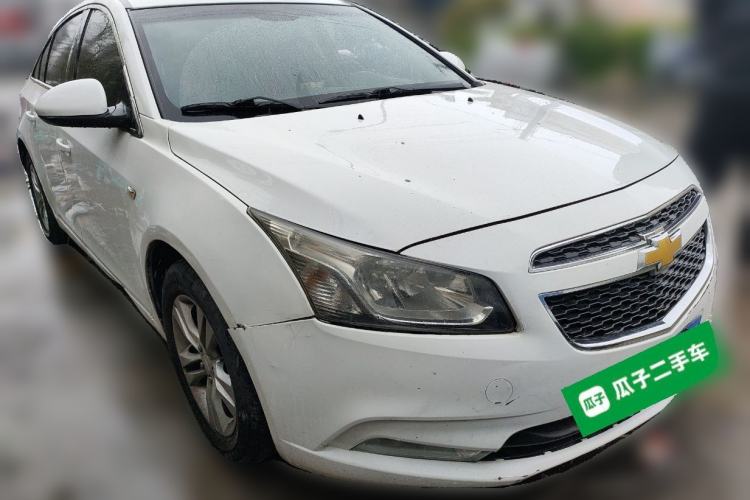Used Chevrolet Cruze 2015 1.5L Classic SE MT Front Right 45 Deg