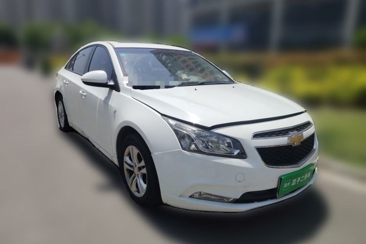 Used Chevrolet Cruze 2015 1.5L Classic SE MT Front Right 45 Deg