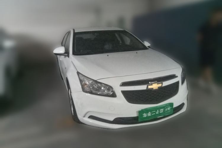 Used Chevrolet Cruze 2015 1.5L Classic SL MT Front Right 45 Deg