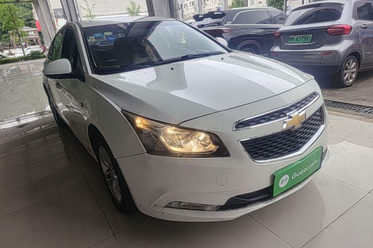 Used Chevrolet Cruze 2015 1.5L Classic SE AT Front Right 45 Deg