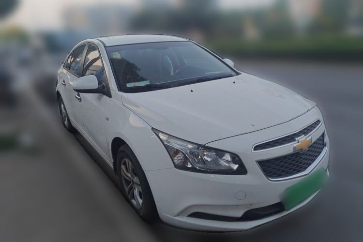 Used Chevrolet Cruze 2015 1.5L Classic SL MT Front Right 45 Deg