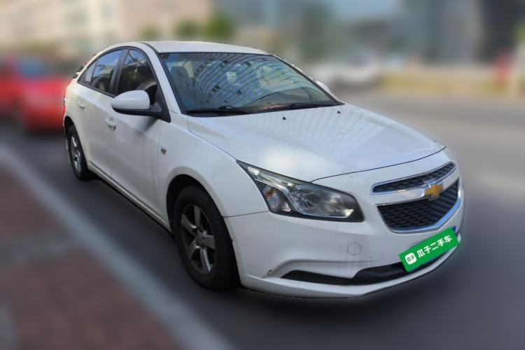Used Chevrolet Cruze 2015 1.5L Classic SL MT Front Right 45 Deg