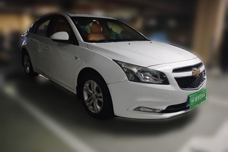 Used Chevrolet Cruze 2015 1.5L Classic SE MT Front Right 45 Deg