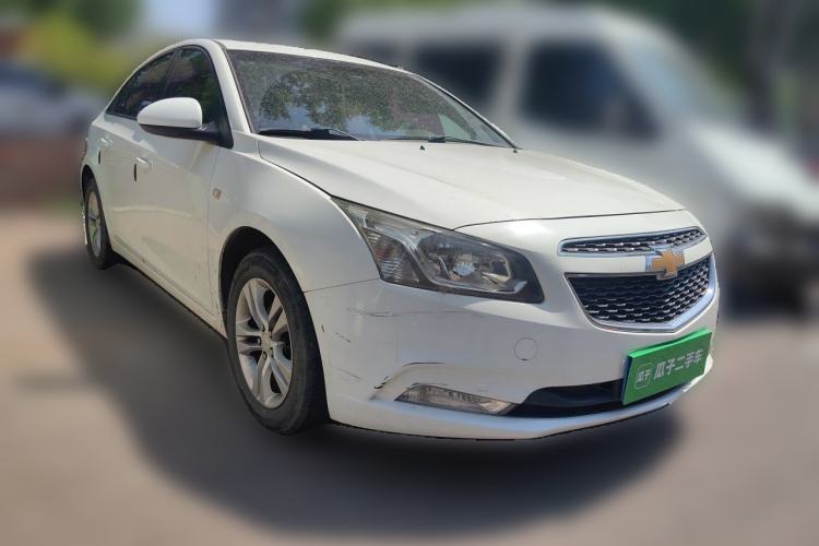 Used Chevrolet Cruze 2015 1.5L Classic SE AT Front Right 45 Deg