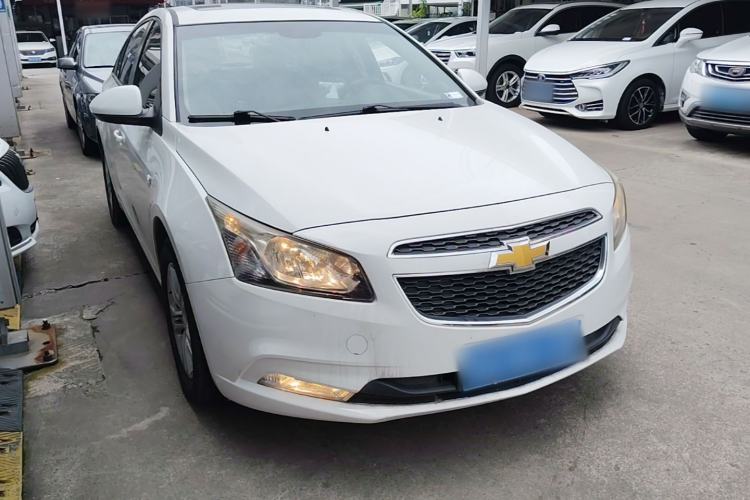 Used Chevrolet Cruze 2015 1.5L Classic SE AT Front Right 45 Deg