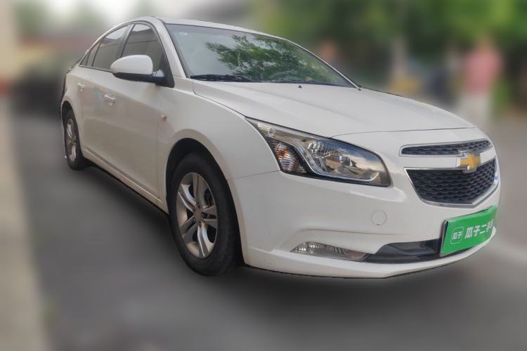 Used Chevrolet Cruze 2015 1.5L Classic SE AT Front Right 45 Deg