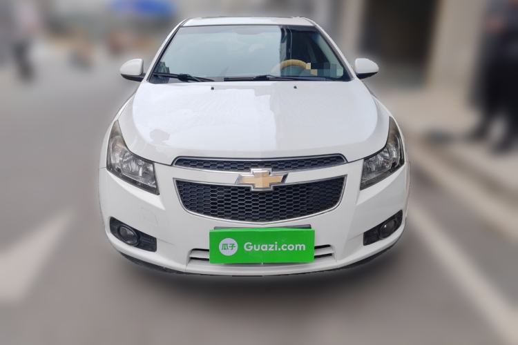 Used Chevrolet Cruze 2015 Hatchback 1.6L Automatic Comfort Edition Front