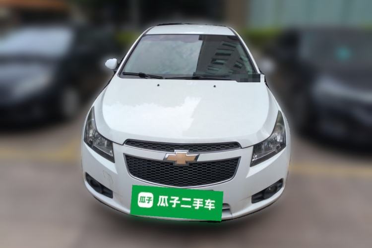 Used Chevrolet Cruze 2015 Hatchback 1.6L Automatic Comfort Edition Front