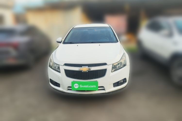 Used Chevrolet Cruze 2015 Hatchback 1.6L Automatic Comfort Edition Front
