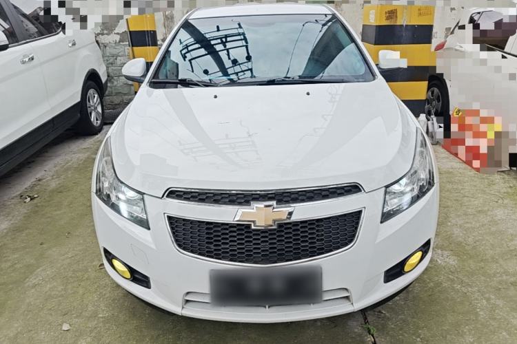 Used Chevrolet Cruze 2015 Hatchback 1.6L Automatic Comfort Edition Front
