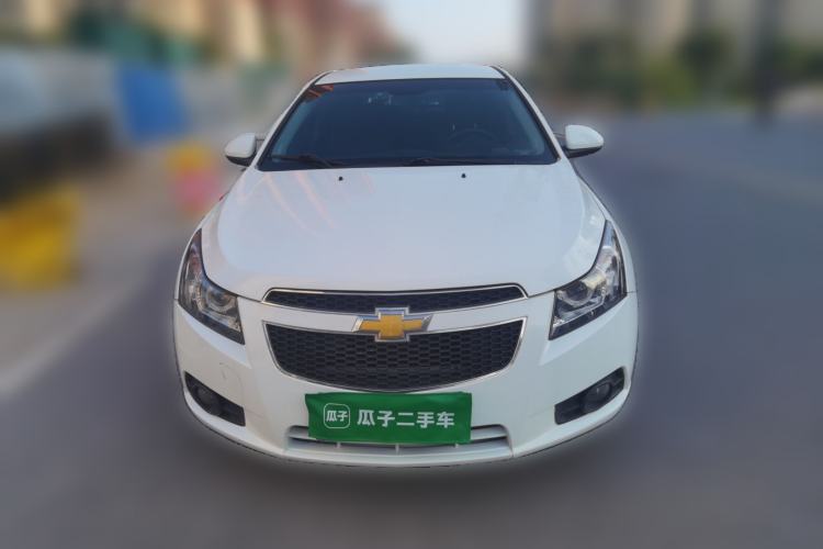Used Chevrolet Cruze 2015 Hatchback 1.6L Manual Comfort Edition Front