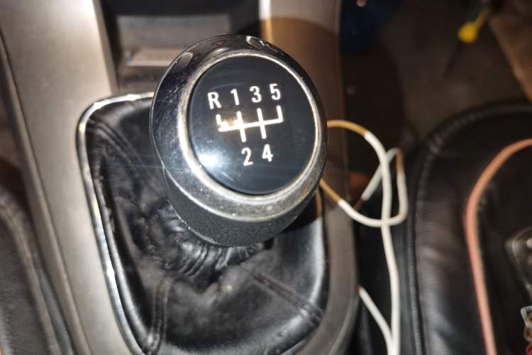 Used Chevrolet Cruze 2015 1.5L Classic SL MT Gear Lever