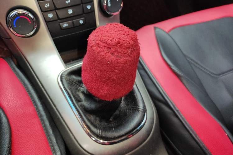 Used Chevrolet Cruze 2015 1.5L Classic SL MT Gear Lever