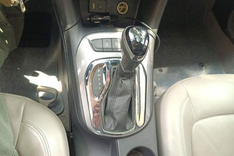 Used Chevrolet Cruze 2015 1.4T DCG Luxury Edition Gear Lever