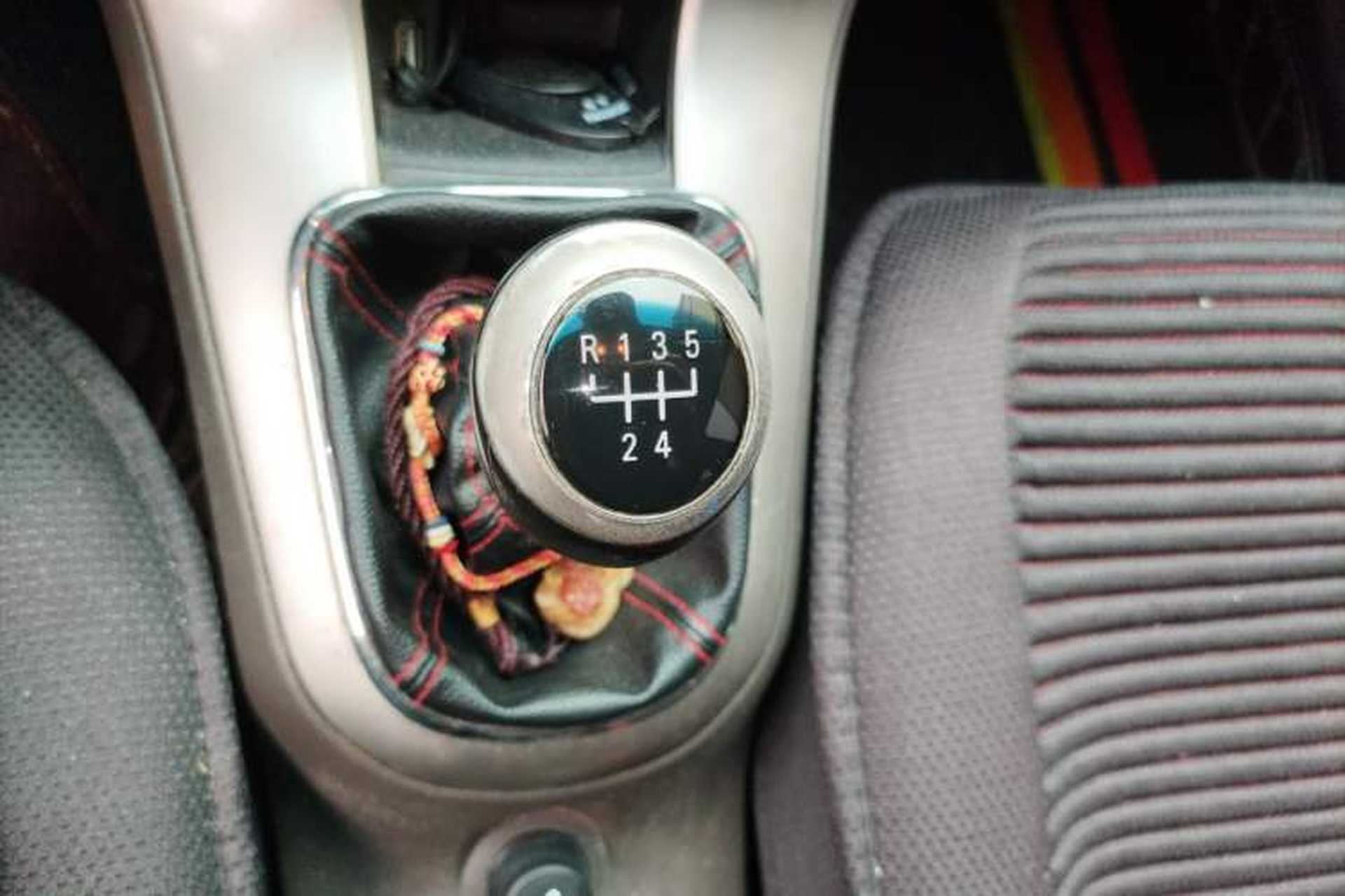 Used Chevrolet Cruze 2015 1.5L Classic SL MT Gear Lever