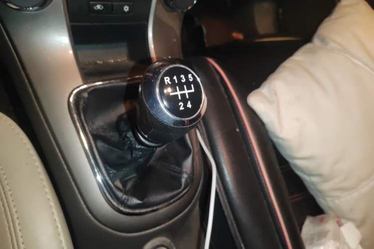 Used Chevrolet Cruze 2015 1.5L Classic SE MT Gear Lever
