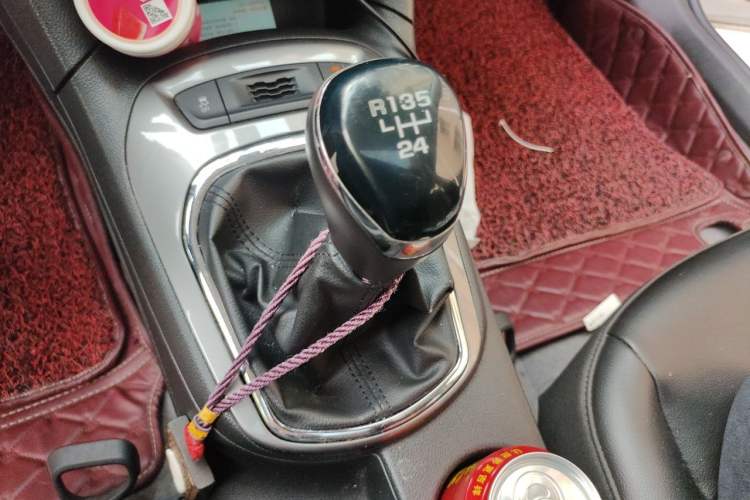 Used Chevrolet Cruze 2015 1.5L Manual Elite Edition Gear Lever