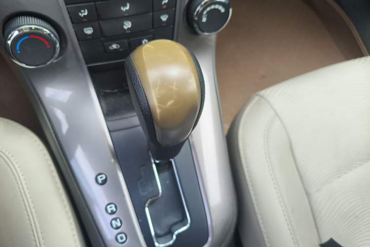 Used Chevrolet Cruze 2015 1.5L Classic SE AT Gear Lever