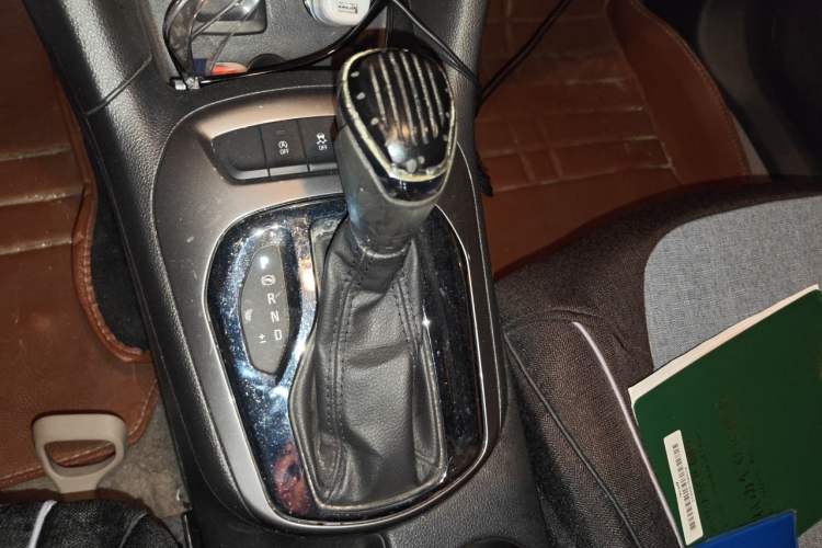 Used Chevrolet Cruze 2015 1.5L Automatic Luxury Edition Gear Lever