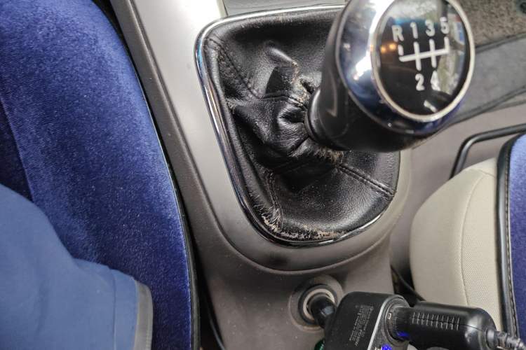 Used Chevrolet Cruze 2015 1.5L Classic SL MT Gear Lever