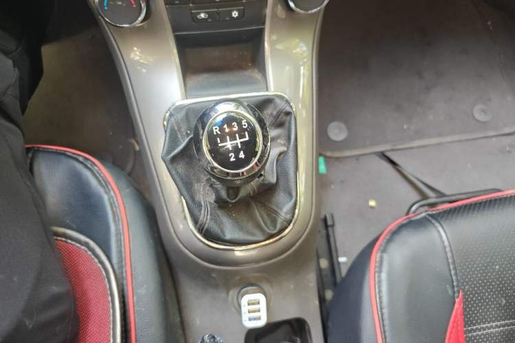Used Chevrolet Cruze 2015 1.5L Classic SE MT Gear Lever