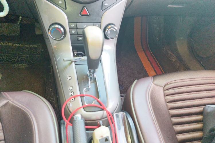Used Chevrolet Cruze 2015 1.5L Classic SE AT Gear Lever