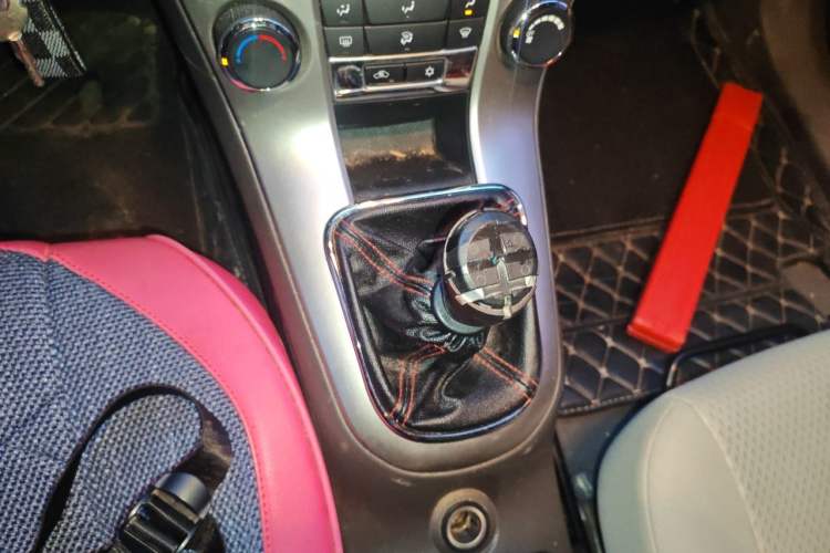 Used Chevrolet Cruze 2015 1.5L Classic SL MT Gear Lever