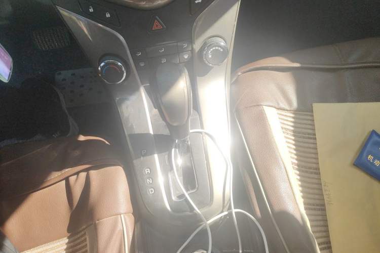 Used Chevrolet Cruze 2015 1.5L Classic SE AT Gear Lever