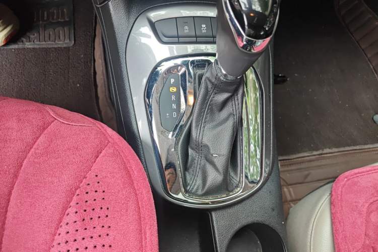 Used Chevrolet Cruze 2015 1.4T DCG Luxury Edition Gear Lever
