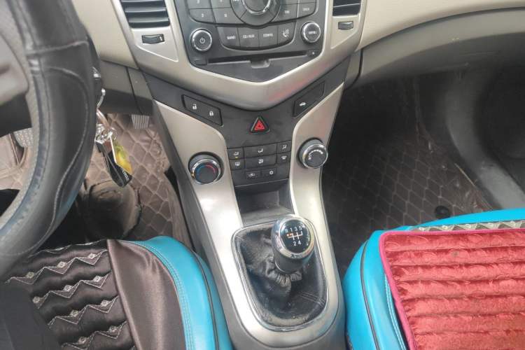 Used Chevrolet Cruze 2015 1.5L Classic SL MT Gear Lever