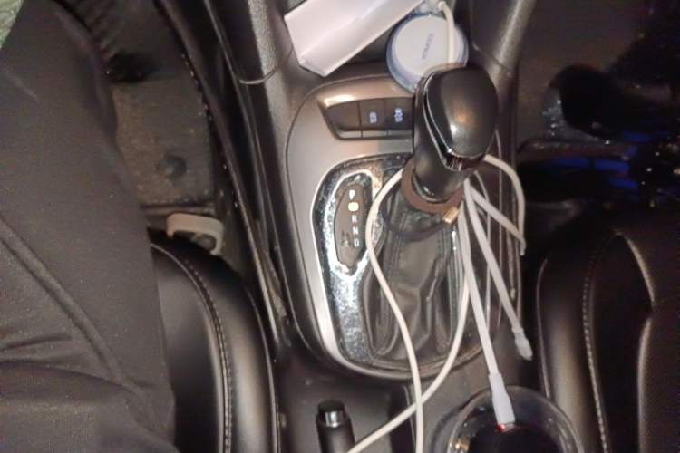 Used Chevrolet Cruze 2015 1.5L Automatic Luxury Edition Gear Lever